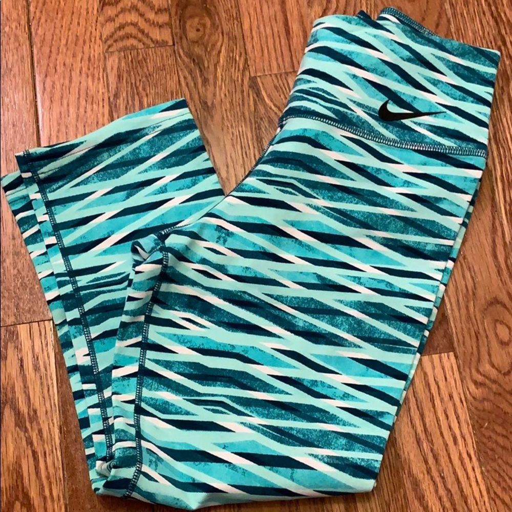 Nike green aquamarine crops, never worn